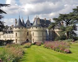 Le site de l'hôtel vous garantit le meilleur tarif disponible pour une date donnée aux meilleures conditions de vente. Le Chateau De Chaumont Ses Jardins Et Ses Ecuries