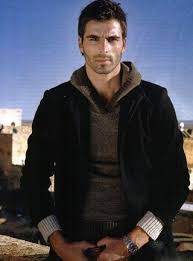 турецкий актер мехмет акиф алакурт и его жена фото Bud Moim Mehmet Akif Alakurt Zvezdnaya Biografiya Dosug Kino Na Joinfo Ua