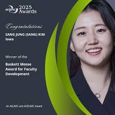 Do you know of a great urban journalist? As it has for the last several  years, AEJMC is partnering this year with the Urban Communication  Foundation in the awarding of the Gene