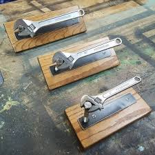 Manly Toilet Paper Holders Holders Manly Metall Paper Toilet Mobel Aus Autoteilen Fahrzeugausstattung Garage Dekorieren