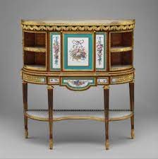 This antique bedroom furniture is reproduction antique furniture the headboard of this beautiful and original antique bed is different from the footboard, consisting of two climbing corners carved in buds, surrounded by acanthus leaves. Louis Xvi Furniture Wikipedia