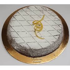 Cuocete in forno già precedentemente riscaldato a 200° per 5 minuti, senza aprire lo sportello, abbassate il forno a 165° e lasciate cuocere la vostra caprese al limone per ancora circa 45 minuti. Torta Caprese Al Limone Bar Pasticceria Palazzo