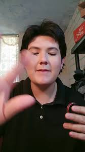 Probando nuevos productos de maquillaje para labios