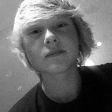 Stream Drake Davis music