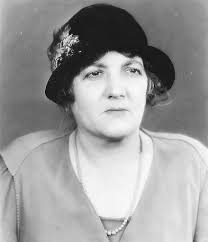 WATERVIEW STREET (Playa del Rey) In 1938, the former Waterloo Avenue was  given a semi-homophonic new name: Waterview Street. While the change made  sense