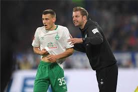 Born 8 december 1996) is a german professional footballer who plays as an midfielder for sc freiburg. Bvb Transferziel Maximilian Eggestein Bleibt Bei Werder