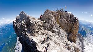 Mit der neuen seilbahn zugspitze auf deutschlands höchsten berg. 200 Jahre Zugspitze Erstbesteigung Vermesser War Erster Mensch Auf Deutschlands Hochstem Berg Stern De