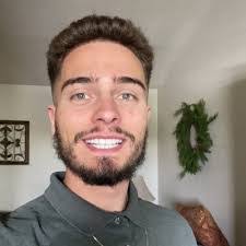 Brad Connell's Instagram, Twitter & Facebook