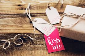 Hier könnt ihr geschenkideen posten und euch austauschen über den tag der liebe. Valentinstag 15 Romantische Und Nachhaltige Geschenkideen Fur Ihren Mann