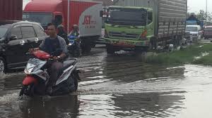 Monggo.silahkan masukkan email untuk mendapatkan info setiap loker rilis via email. Hujan Semalam Sebabkan Banjir Di Jalan Kaligawe Raya Genuk Semarang Tribun Jateng