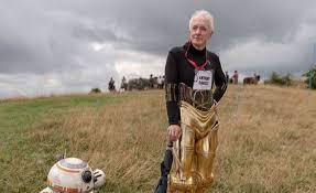 Anthony Daniels Shares New Photo From The Rise Of Skywalker Set Anthony Daniels Star Wars Film Anthony