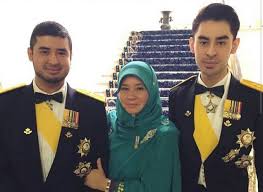 Cucunda sultan pahang, tengku hassanal ibrahim alam shah tengku abdullah, menerima darjah sri sultan ahmad shah pahang (ssap) yang membawa. 11 Gambar Keluarga Diraja Johor Magicalips