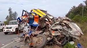 Meaning of accident in english. Karnataka Minibus Collision With Truck Leaves At Least 13 Dead India News The Indian Express