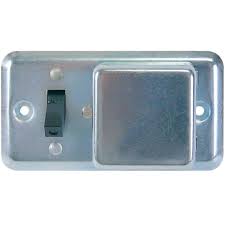 3 and 4 circuit fuse box and power distribution kits based on the metri pack 280 connector system. Cooper Bussmann Ssu Series 2 1 4 In Fuse Box Cover With Switch Bp Ssu The Home Depot