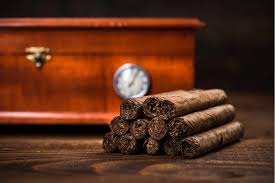 How To Stack Cigars In A Humidor | Holt'S Cigar Company