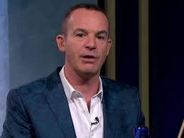 Woman instantly gets £125 added to her bank account using 5-minute Martin  Lewis tip