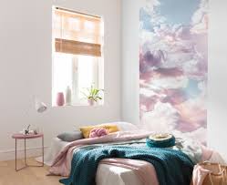 Dédié à la diy déco chambre ado fille, cet article promet de vous inspirer 3 affiches fille pour chambre d'adolescentes dans un style très actuel avec mélange d'objets actuels et motifs colorés. La Tete Dans Les Nuages Pour Cette Chambre D Ado Fille Leroy Merlin