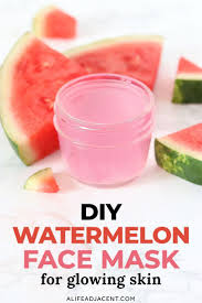 Diy Watermelon Jelly Face Mask For Glowing Skin In 2020 Diy Beauty Treatments Diy Natural Products Natural Beauty Diy
