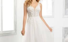 Bright fuchsia adds a pop of color to this black tie wedding dress. What Colors To Avoid Wearing As A Wedding Guest Happy Wedding App