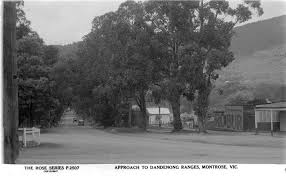 Approach To Dandenong Ranges At Montrose Looks Completely Different Today Melbourne Victoria Photo Montrose