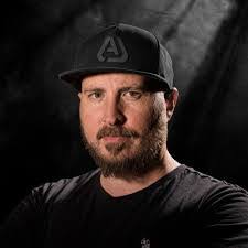 Austine Duggan's Instagram, Twitter & Facebook