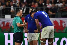 L'arbitre de super league, james child, aura les commandes du match entre la france et le pays de galles. Coupe Du Monde De Rugby L Arbitre De Galles France S Excuse Pour La Photo Polemique
