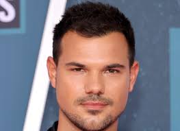 Taylor Lautner: Werewolf Hunter' TV Series in Development at Amazon