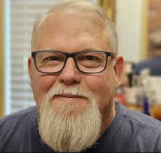 It looks like Nora Venes left front and Joe Venes right front without a  parka.