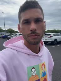 Kingzippy with Ariel