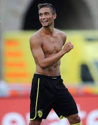 1 source for hot moms, cougars, grannies, gilf, milfs and more. Moritz Leitner 25 J