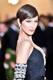 Just see here and find so many best ideas of latest hairstyles and cuts for more cute look in 2021. Haartrend 35 Kurzhaarfrisuren Fur Den Sommer Die Stars Machen Es Vor Vogue Germany