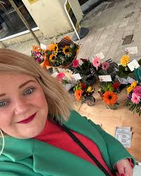 Flying solo the day Theheartlandmarket Krazy Kaz Karen Redpath is working  in M&S And Oor Carol Oliver my other half, my right hand wumin , is working  at the BGH… now shes