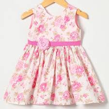 Neste projeto do escritório duda senna arquitetura, o rosa pastel entrou para ganhar a cena. Vestido Baby Rosinha Floral Essencial Enxovais