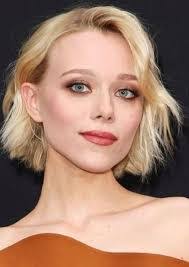 Kari Frost's Instagram, Twitter & Facebook