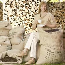 Sabine kaack, geburtstag am 20. Schauspielerin Sabine Kaack Produziert Bio Kaffee Anbau Herstellung Einkauf Yaacool Bio