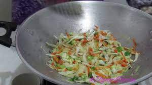 Salah satu cara yang paling khas adalah dengan menumis telur dadar beraroma ini dalam saus cokelat kental. Resep Masak Sayur Orak Arik Kol Wortel Dapurharian Youtube