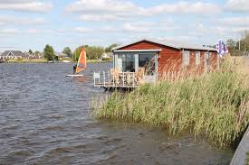 Egal mit wem sie reisen und welche länder und orte sie entdecken möchten, mit einem ferienhaus oder einer ferienwohnung bleiben sie immer unabhängig. Ferienwohnung Ferienhaus Mieten Die Besten Ferienunterkunfte 2021