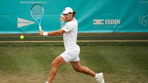 Adrian mannarino took a tumble on the slippery centre court and was forced to stopcredit: Atp Mallorca Open 2021 Feliciano Lopez Vs Adrian Mannarino Preview Head To Head And Prediction Firstsportz