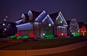 Keine knoten oder haken notwendig. We Hang Christmas Lights Com Home Facebook
