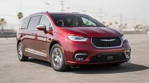 82 city / 30 hwy. 2021 Chrysler Pacifica Pros And Cons Review Still America S Best Minivan