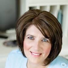 Kelly Denham's Instagram, Twitter & Facebook