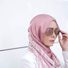 Mostly the one with limited edition such as alhambra duck, mother's day duck, the royal duck, eid satin silk is kind of slippery but it so nice as it drapes beautifully. This Rm800 Scarf Featuring The Kuala Lumpur Skyline Was Sold Out In Just 5 Minutes