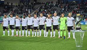 يدخل منتخب ألمانيا مساء اليوم السبت علي ارضية ملعب من امام ضيفه منتخب ألمانيا في المواجهة التي سوف تقام علي ارضية ملعب أليانز أرينا معقل المنتخب الألماني مستضيف. Ø¨Ø´Ø±Ù‰ Ù„Ù„ÙƒØ¨Ø§Ø± Ù…Ù†ØªØ®Ø¨ Ø£Ù„Ù…Ø§Ù†ÙŠØ§ ÙŠØ­Ø³Ù… ÙŠÙˆØ±Ùˆ Ø§Ù„Ø´Ø¨Ø§Ø¨ ÙˆÙŠÙ‚ØªØ±Ø¨ Ù…Ù† Ø¹Ø±Ø´ Ø¥Ø³Ø¨Ø§Ù†ÙŠØ§