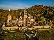 Entgehen, lief ich den ca 700 meter weg bergab zum schloss drachenfels, statt die bahn zu benutzen. Schloss Drachenburg Wikipedia