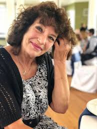 Lora Stumpf's Instagram, Twitter & Facebook