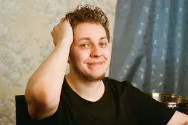 Юрий хованский — видеоблогер, рэпер, телепродюсер, режиссёр, с июня 2019 года — помощник депутата госдумы василия власова. 3 2j Ez5ih9ym