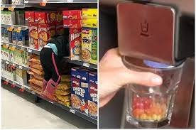 Sticky note under the mouse prank. 17 Easy And Harmless April Fools Pranks For Kids