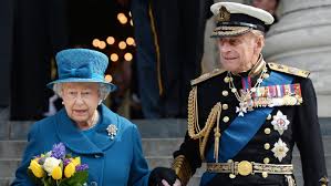 Prinz philip hat dabei mitgeholfen einen großen schwindel aufzudecken. Sie Sind Safe Queen Elizabeth Prinz Philip Wurden Gegen Das Coronavirus Geimpft