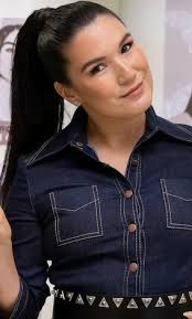 Tiffany Blanchette's Instagram, Twitter & Facebook