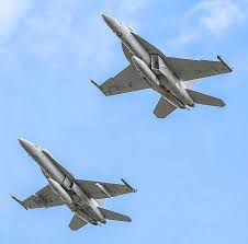 I couldn't resist upgrading my hornet with the last superhornet sale but i don't really like it. Nice Comparison Of Legacy Hornet And Super Hornet Follow Airbornedivision For More Images And Videos Captured By Ohwiss Fighter Jets Hornet Fighter